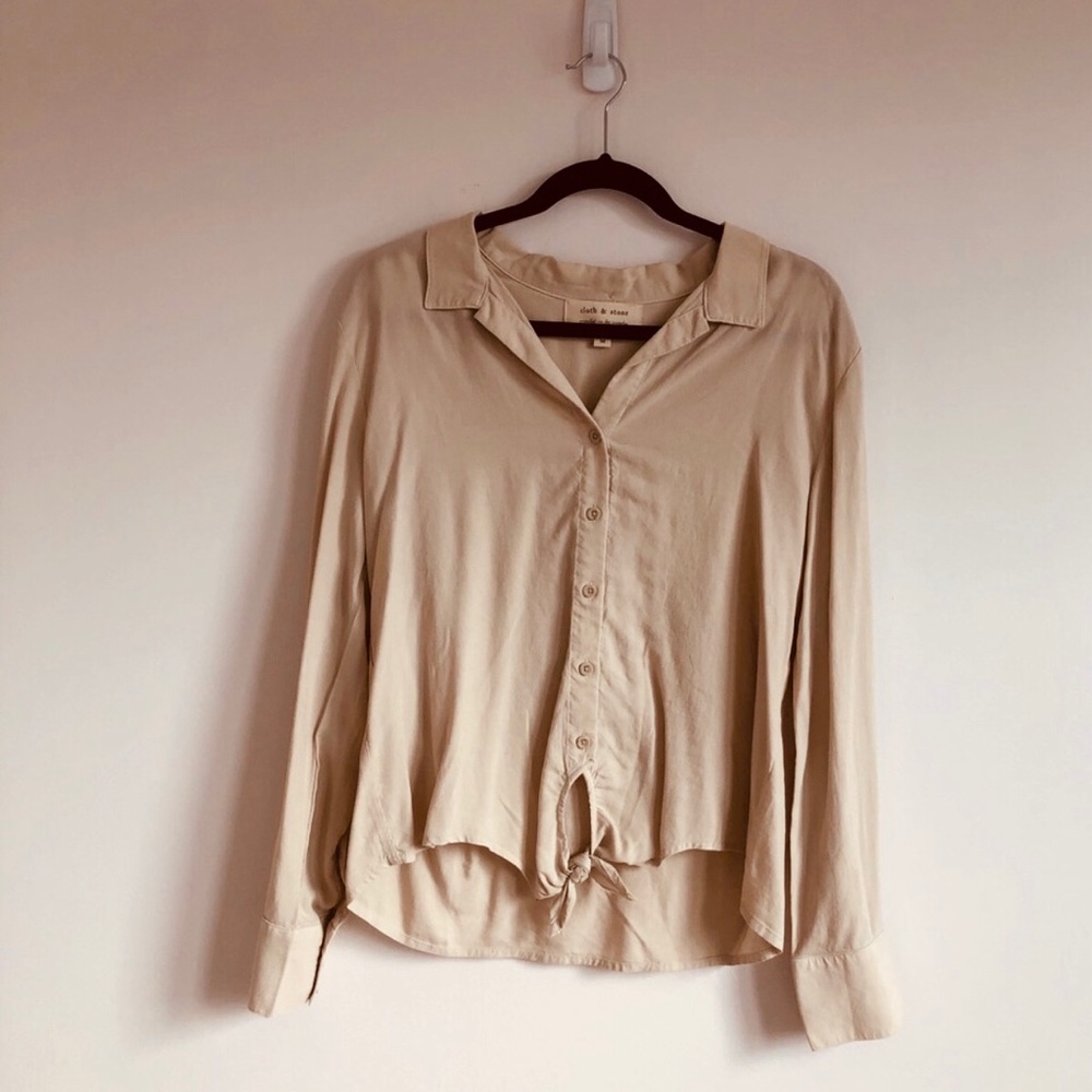 ( NWOT )  Cloth & Stone Front Button Top